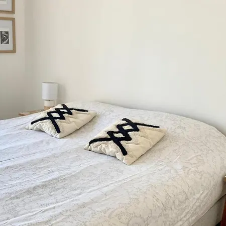 Villa Beautiful Villa Sleeps 6 With Pool Mios