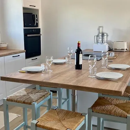 Villa Beautiful Villa Sleeps 6 With Pool